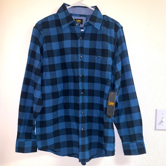 Lee Other - Lee men’s flannel button down shirt Size Medium